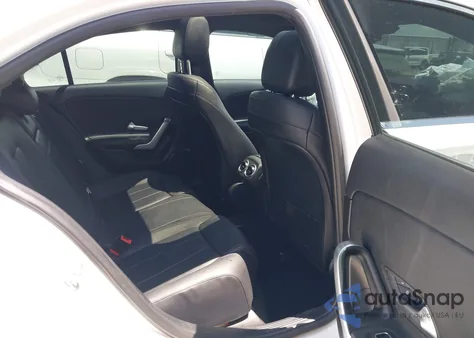 2019 Mercedes-Benz A 220 z USA, uszkodzony, nr VIN WDD3G4EB1KW020290